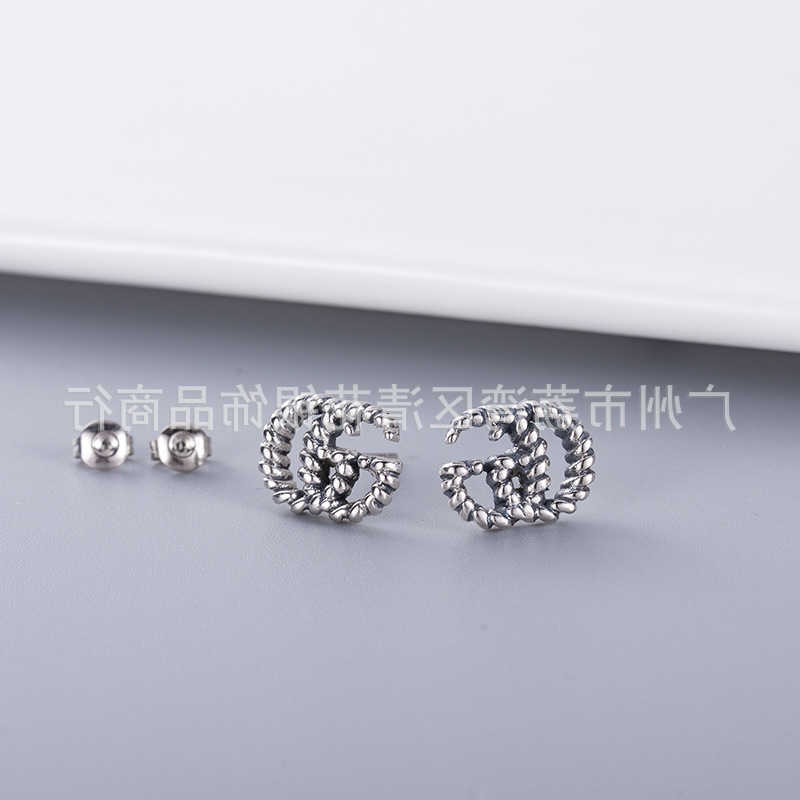 Fashion Classic Top Quality High Quality Gujia double g Thai silver earrings fashion trend Valentine's Day gift straight jewelry, Golden
Fashion Classic Top Quality High Quality Gujia double g Thai silver earrings fashion trend Valentine's Day gift straight jewelry, Golden