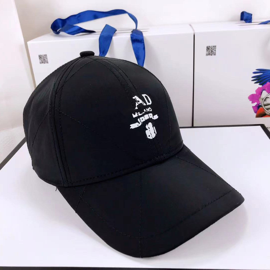 2021 Designers Caps Hats Mens Fashion Versatile Baseball Cap Letter Printed Casquette 4 Colors Hats For Women Luxurys Personality Sunhats, Black
2021 Designers Caps Hats Mens Fashion Versatile Baseball Cap Letter Printed Casquette 4 Colors Hats For Women Luxurys Personality Sunhats, Black