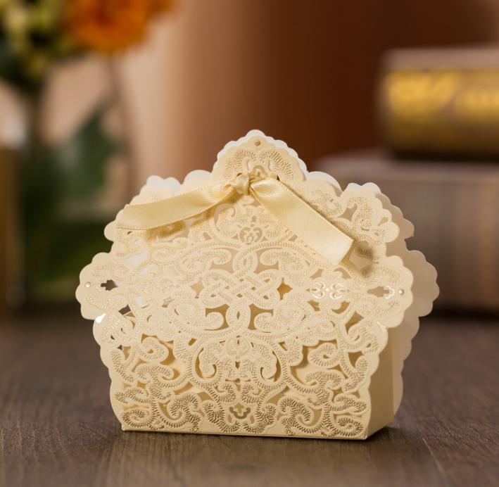 2021 100pcs Red/White Laser Cut Wedding Favor Boxes Wedding Candy Box Casamento Wedding Favors And Gifts