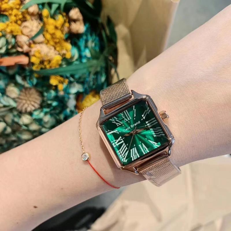 Wristwatches Retro Green Square Watches For Women Roman Numbers Vintage Wristwatch Alloy Mesh Bracelet Quartz Geometric Reloj Battery, Leather pink
Wristwatches Retro Green Square Watches For Women Roman Numbers Vintage Wristwatch Alloy Mesh Bracelet Quartz Geometric Reloj Battery, Leather pink