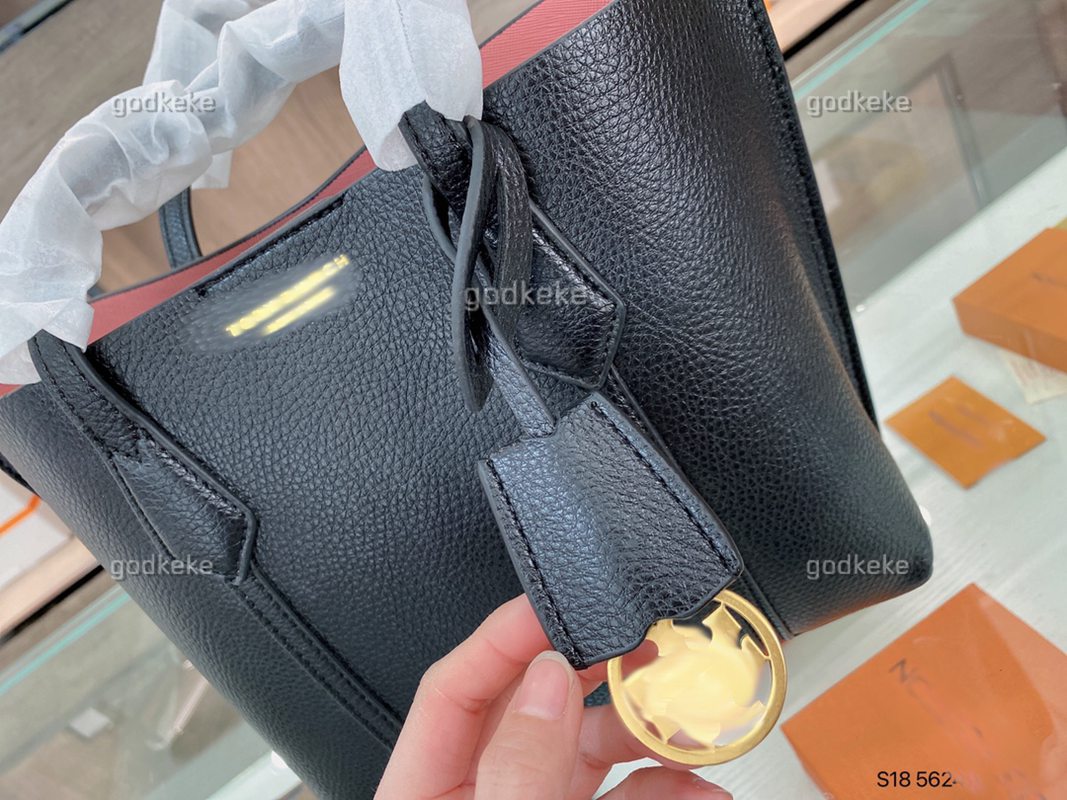2pcs/set high qulity classic Designer womens handbags flower ladies composite tote PU leather clutch shoulder bags female purse with wallet, Black
2pcs/set high qulity classic Designer womens handbags flower ladies composite tote PU leather clutch shoulder bags female purse with wallet, Black