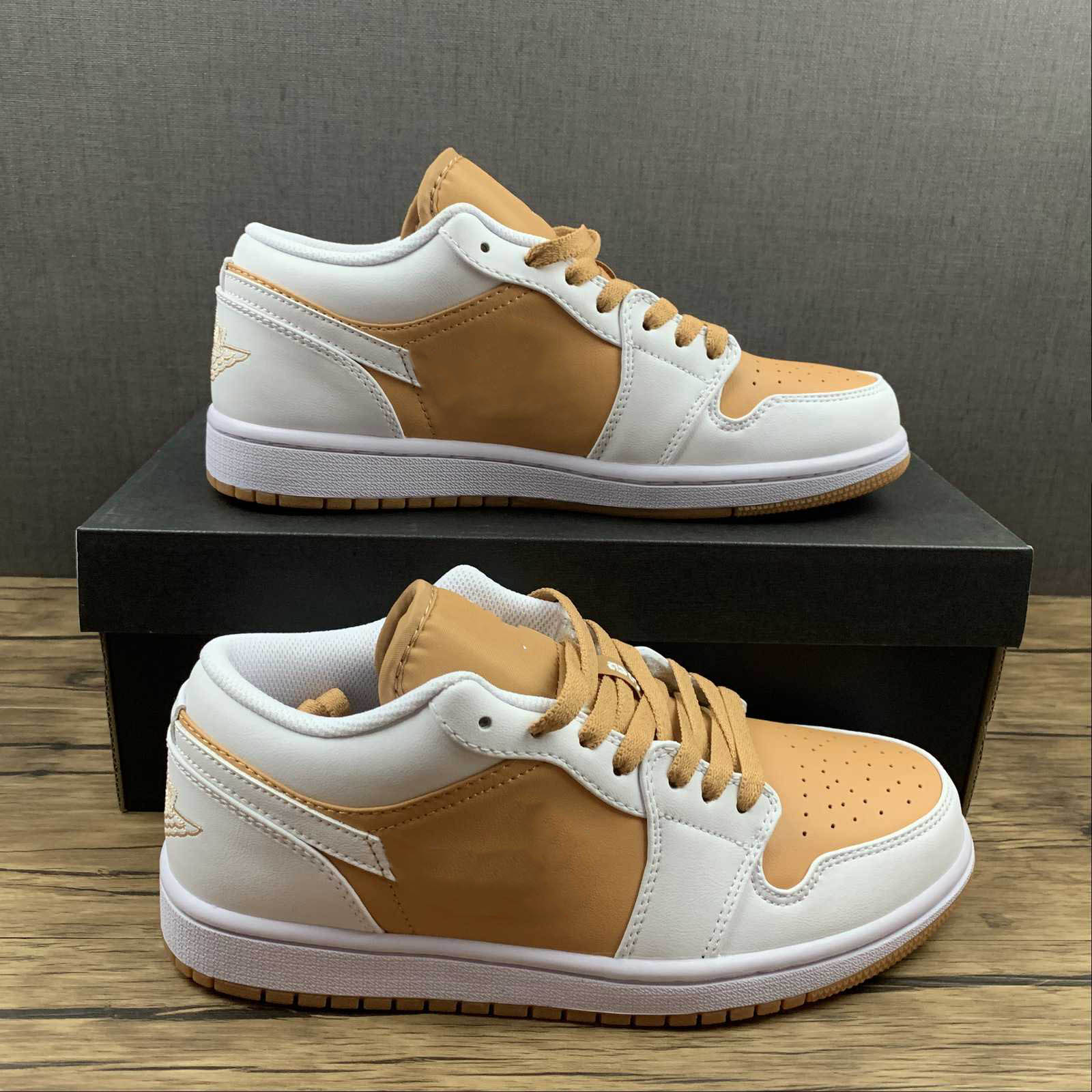 Authentic Jumpman 1 Low White-Brown Shoes 1S White TAN GUM Men Basketball Trainers Women Luxurys Designers Sneakers, #2
Authentic Jumpman 1 Low White-Brown Shoes 1S White TAN GUM Men Basketball Trainers Women Luxurys Designers Sneakers, #2