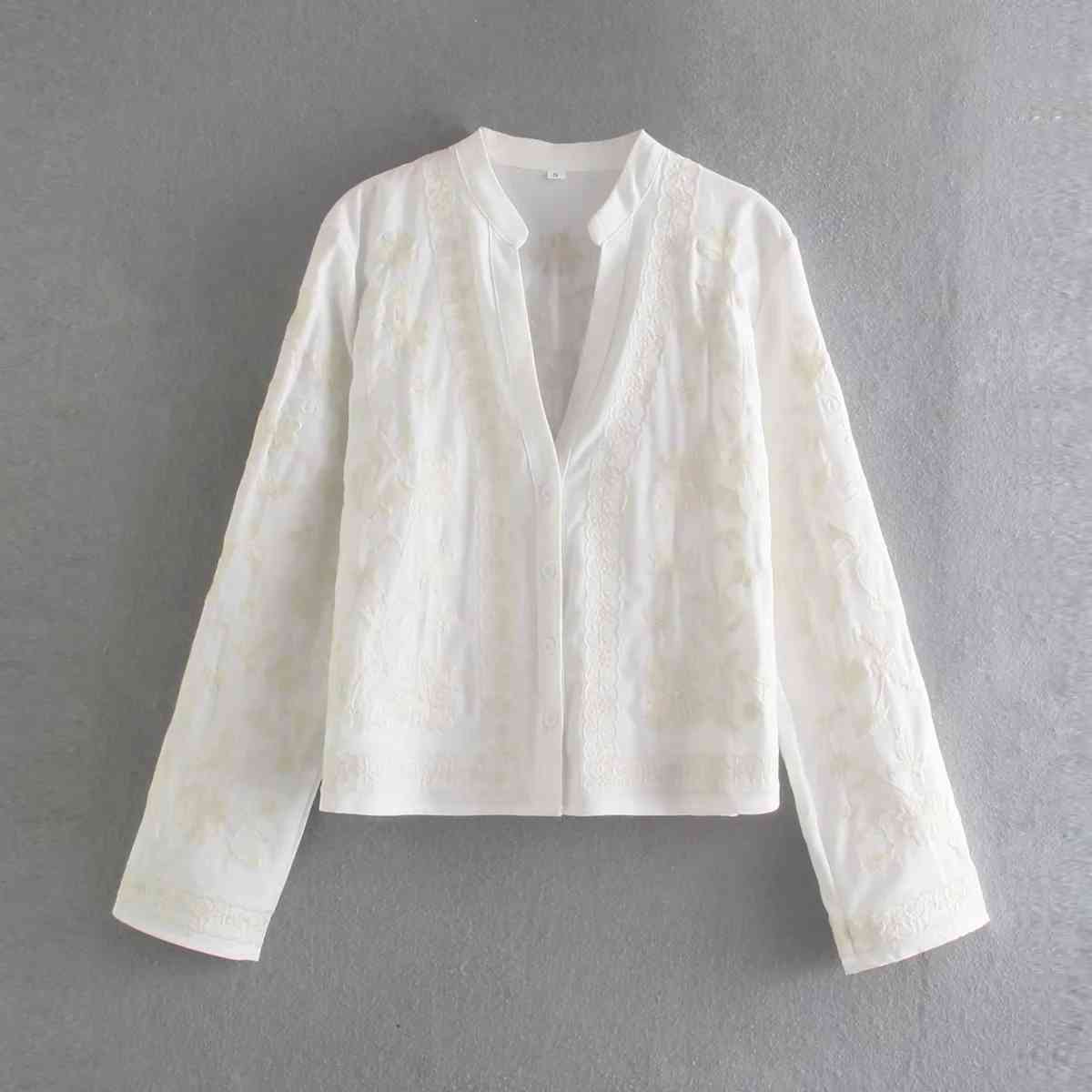 Elegant Creamy Embroidery Women Shirt 100% Cotton Long Sleeve Button Up Fashion Blouse Retro Chic Female Tops 210521
Elegant Creamy Embroidery Women Shirt 100% Cotton Long Sleeve Button Up Fashion Blouse Retro Chic Female Tops 210521