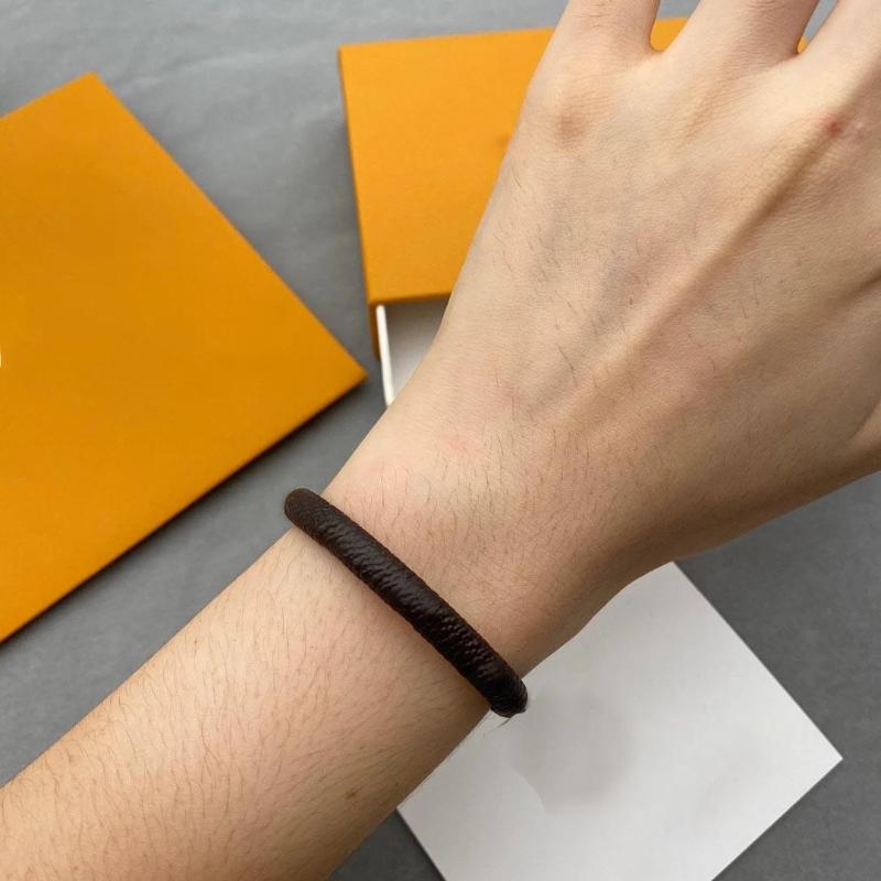Charm Bracelets Love Bracele Cowhide Leather High Quality Bracelet Fashion Retro Men And Women Couple Gift Bangle, Golden;silver
Charm Bracelets Love Bracele Cowhide Leather High Quality Bracelet Fashion Retro Men And Women Couple Gift Bangle, Golden;silver