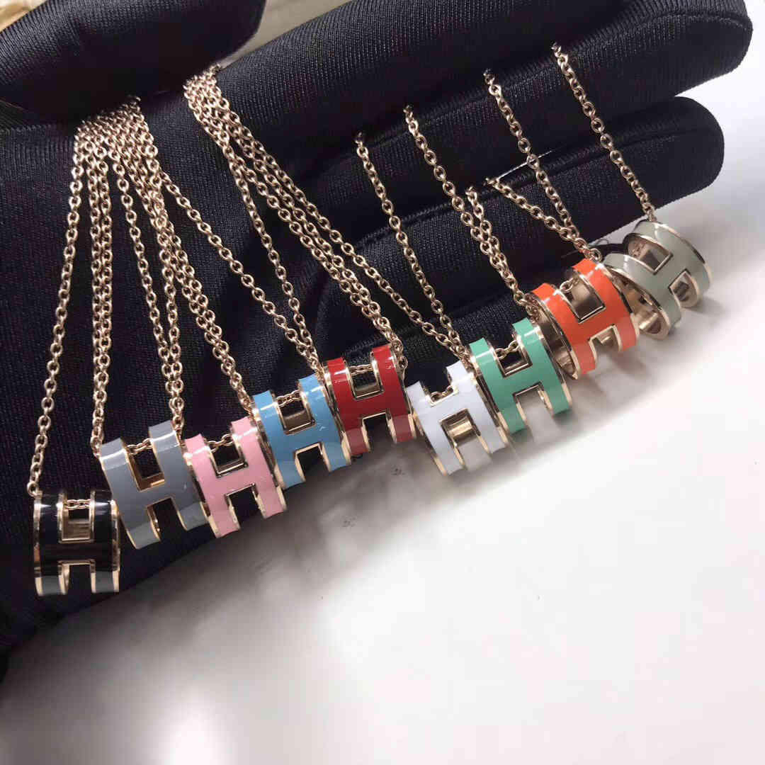 Light luxury H letter Pendant Necklace women's net red Titanium Steel Oval oil drop rose gold chain simple clavicle chain, Silver
Light luxury H letter Pendant Necklace women's net red Titanium Steel Oval oil drop rose gold chain simple clavicle chain, Silver