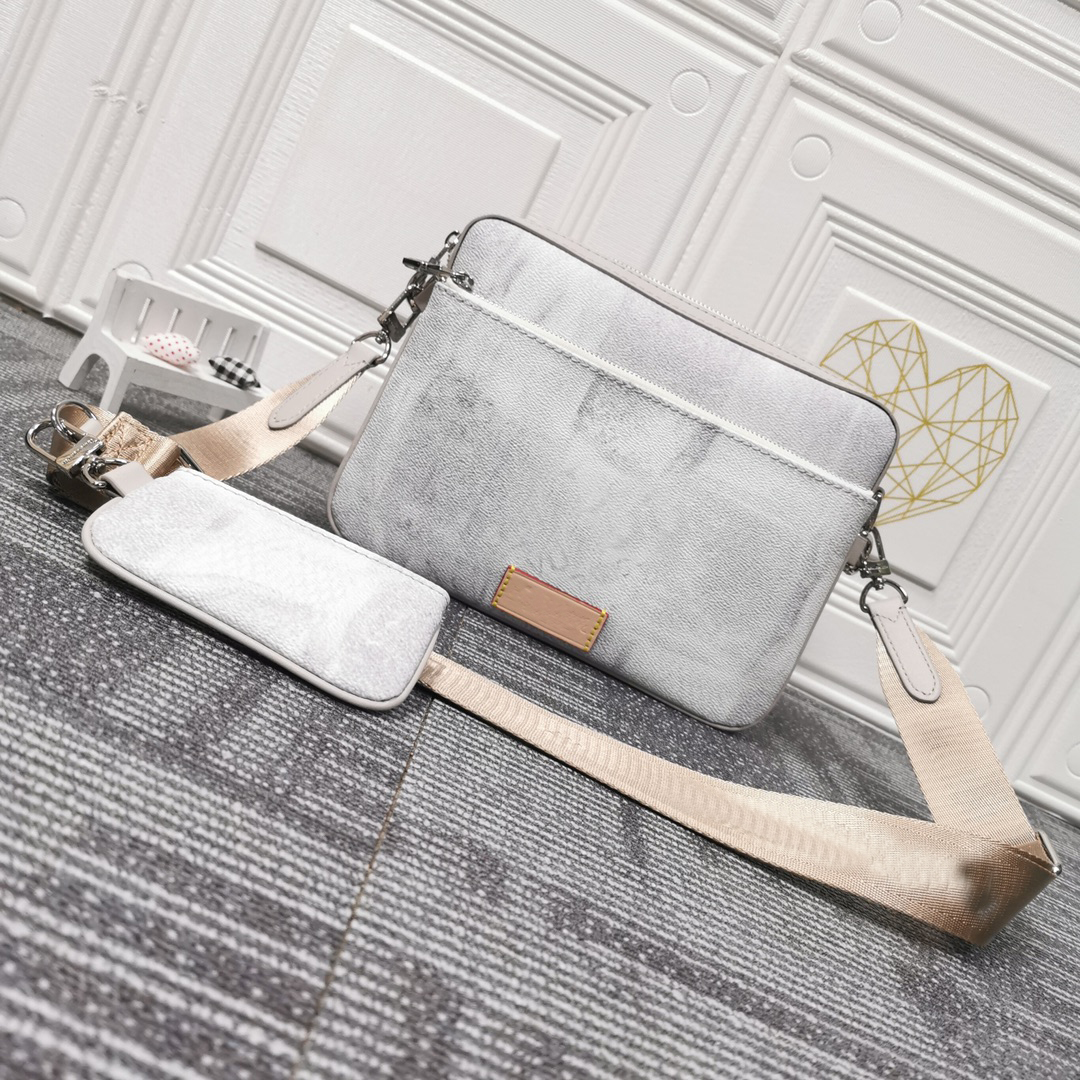 Mens Shoulder Bags canvas leather Designers Messenger Bag Famous Trip Postman Classic Handbag Briefcase Crossbody Good quality Wallet, Letter 50068
Mens Shoulder Bags canvas leather Designers Messenger Bag Famous Trip Postman Classic Handbag Briefcase Crossbody Good quality Wallet, Letter 50068
