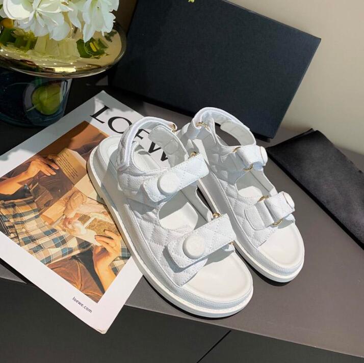 Luxury Designer Sandals Black White Grid Pattern Magic Stick Shoes Versatile Casual Sports Sandal Velcro Flat Stylist Women Shoe With Box, Color 1
Luxury Designer Sandals Black White Grid Pattern Magic Stick Shoes Versatile Casual Sports Sandal Velcro Flat Stylist Women Shoe With Box, Color 1