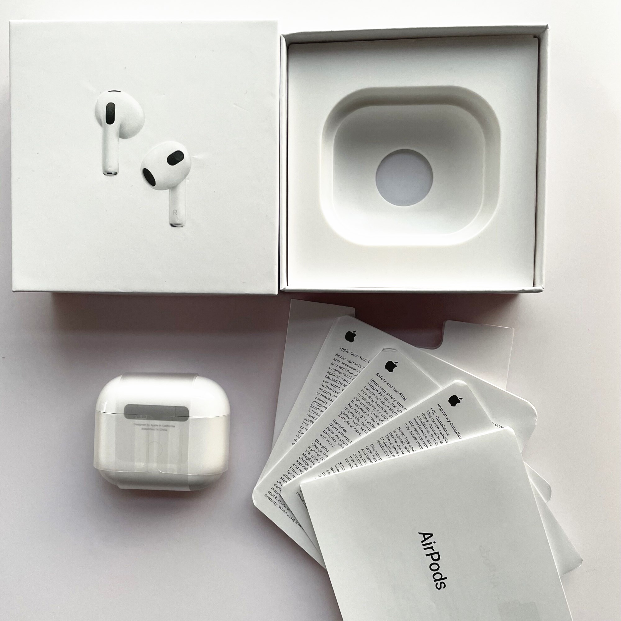 Top Quality New Apple Airpods 3 AirPods Pro Noise reduction earphones H1 Chip Rename GPS Wireless Charging Bluetooth Headphones Pods Earbuds 2nd Generation, Valid serial number
Top Quality New Apple Airpods 3 AirPods Pro Noise reduction earphones H1 Chip Rename GPS Wireless Charging Bluetooth Headphones Pods Earbuds 2nd Generation, Valid serial number