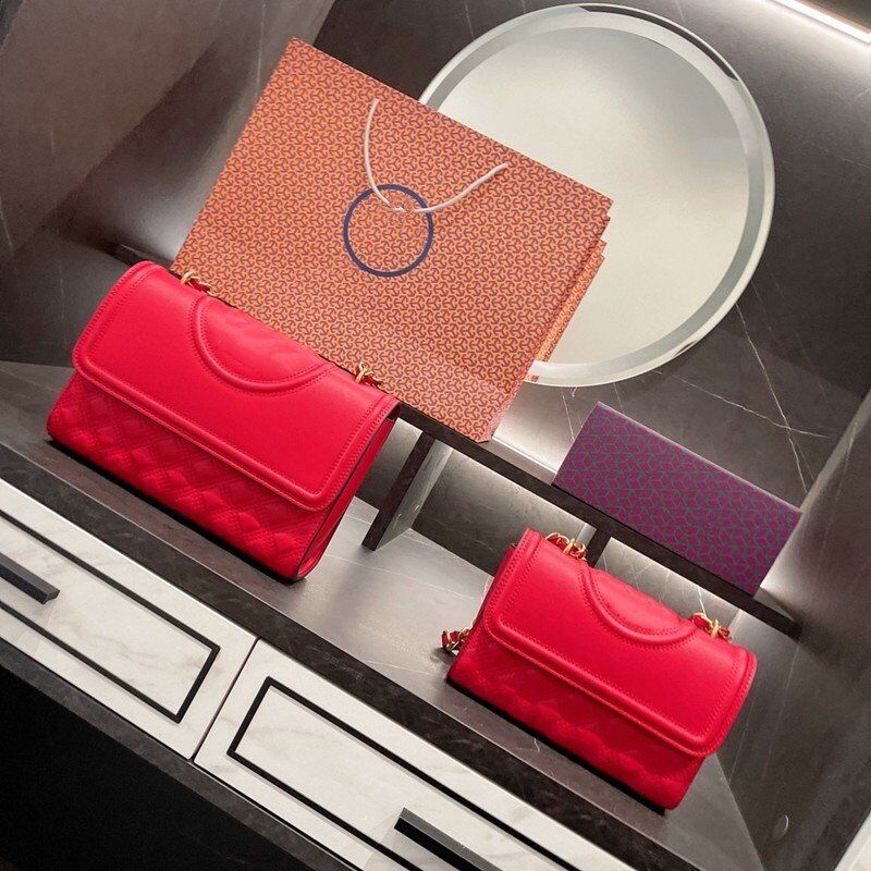 Women handbags Luxury Designer Shoulder Bags Brand Fashion Purse Classic Leather Crossbody handbag Chain Flap Bag LCM, Red
Women handbags Luxury Designer Shoulder Bags Brand Fashion Purse Classic Leather Crossbody handbag Chain Flap Bag LCM, Red