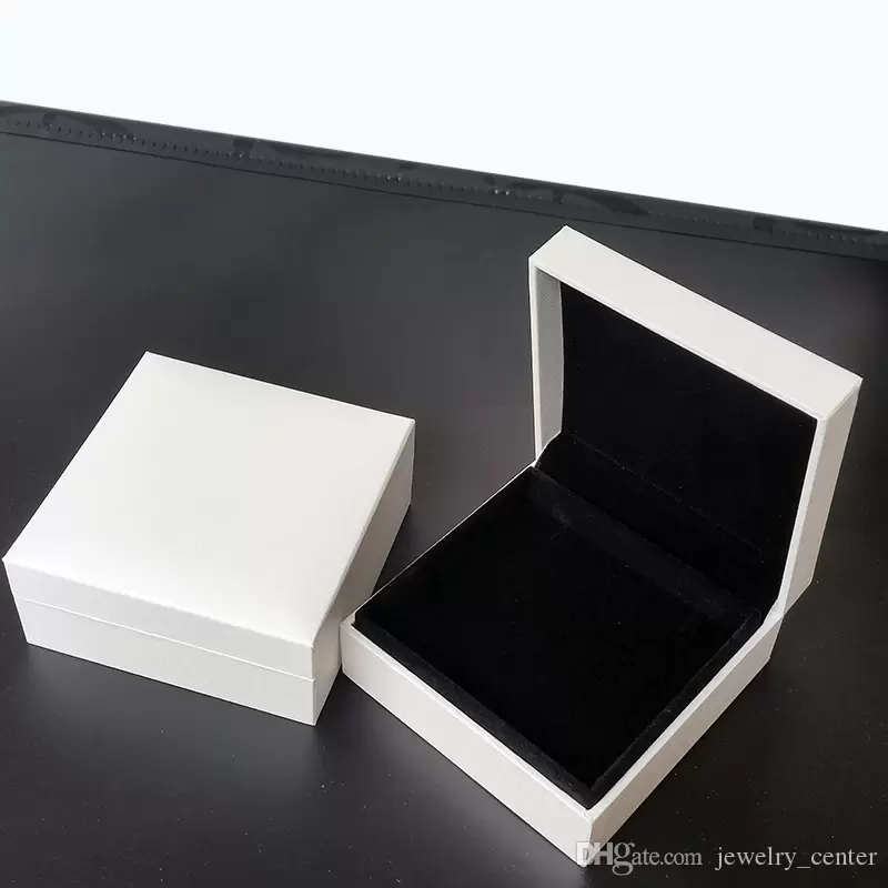 Factory wholesale White Jewelry Packaging Original Boxes for Pandora Bracelet Black velvet Original Necklaces Earrings Display Jewelry Box
Factory wholesale White Jewelry Packaging Original Boxes for Pandora Bracelet Black velvet Original Necklaces Earrings Display Jewelry Box