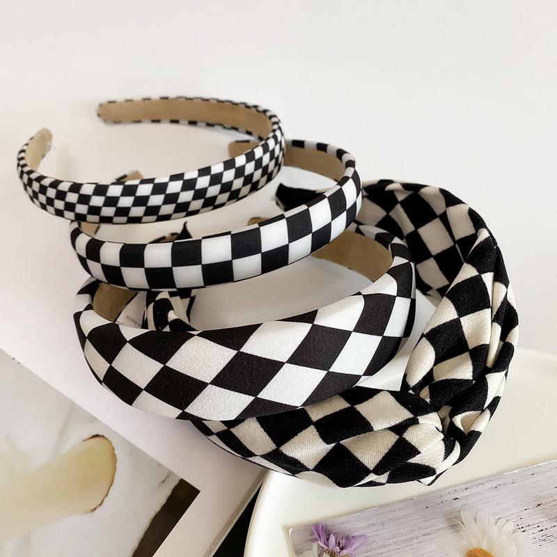 Hair Clips & Barrettes Chessboard Series Black-and-white Lattice Hoop Temperament Simple Hairpin Out Hundred Headband Accessories, Golden;silver
Hair Clips & Barrettes Chessboard Series Black-and-white Lattice Hoop Temperament Simple Hairpin Out Hundred Headband Accessories, Golden;silver