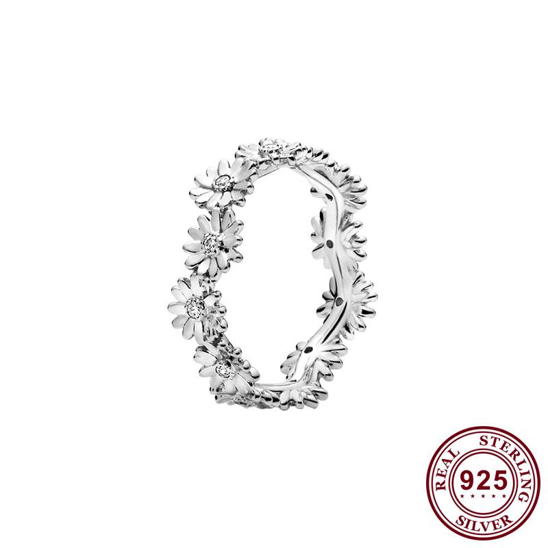 Sterling Silver Pan Ring Shiny Daisy Crown For Women Wedding Party Gift Fashion Jewelry Cluster Rings
Sterling Silver Pan Ring Shiny Daisy Crown For Women Wedding Party Gift Fashion Jewelry Cluster Rings