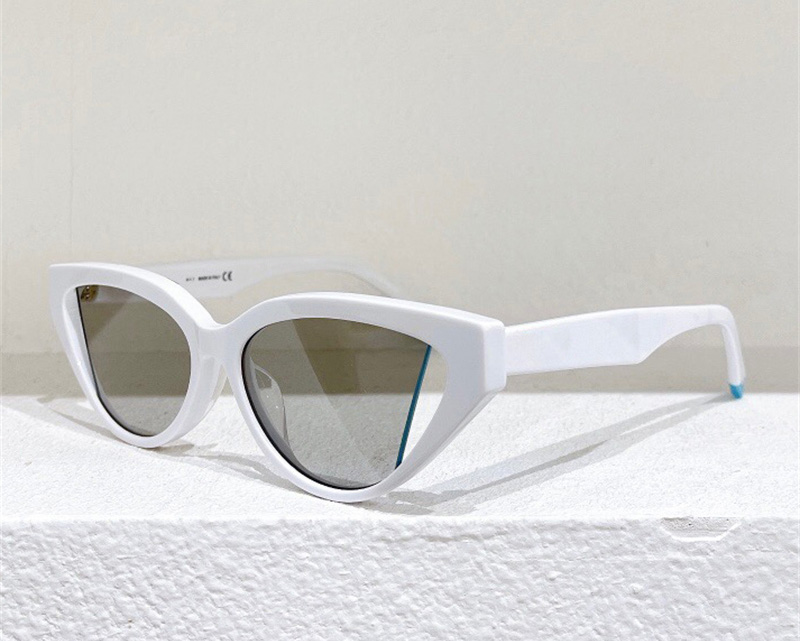 Popular trend women sunglasses 40009 retro Cat eye small frame Hollow lens sun glasses fashion charming style Anti-Ultraviolet protection come with case
Popular trend women sunglasses 40009 retro Cat eye small frame Hollow lens sun glasses fashion charming style Anti-Ultraviolet protection come with case
