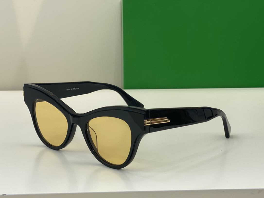 Summer Sunglasses For Men Women Cat Eye Style 1004 Anti-Ultraviolet Retro Plate Plank Frame Fashion Eyeglasses Random Box
Summer Sunglasses For Men Women Cat Eye Style 1004 Anti-Ultraviolet Retro Plate Plank Frame Fashion Eyeglasses Random Box