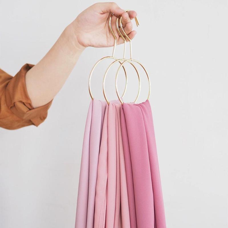 Scarves Malaysian Women Plain Chiffon Scarf Hijab Wrap Spring Summer Solid Color Long Shawl Turban Headband Muslim Lady Headwrap
Scarves Malaysian Women Plain Chiffon Scarf Hijab Wrap Spring Summer Solid Color Long Shawl Turban Headband Muslim Lady Headwrap