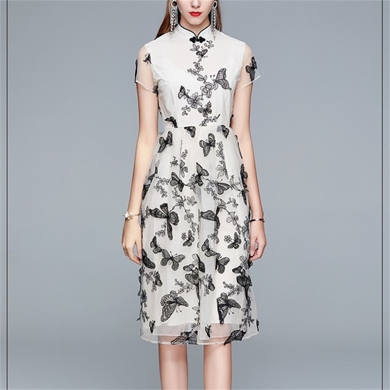 High Quality Fashion Runway summer Dress Women's elegant Ruffles Flower Floral Embroidery mesh patchwork Vintage 210603, Picture color
High Quality Fashion Runway summer Dress Women's elegant Ruffles Flower Floral Embroidery mesh patchwork Vintage 210603, Picture color