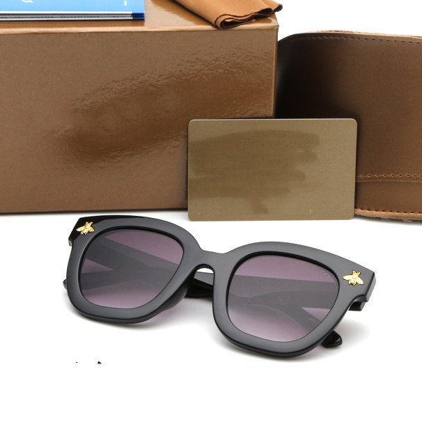 Eyewear Designer Sunglasses Summer Anti-UV Driving Polarized glasses Full frame Deluxe glasses for both men and women
Eyewear Designer Sunglasses Summer Anti-UV Driving Polarized glasses Full frame Deluxe glasses for both men and women