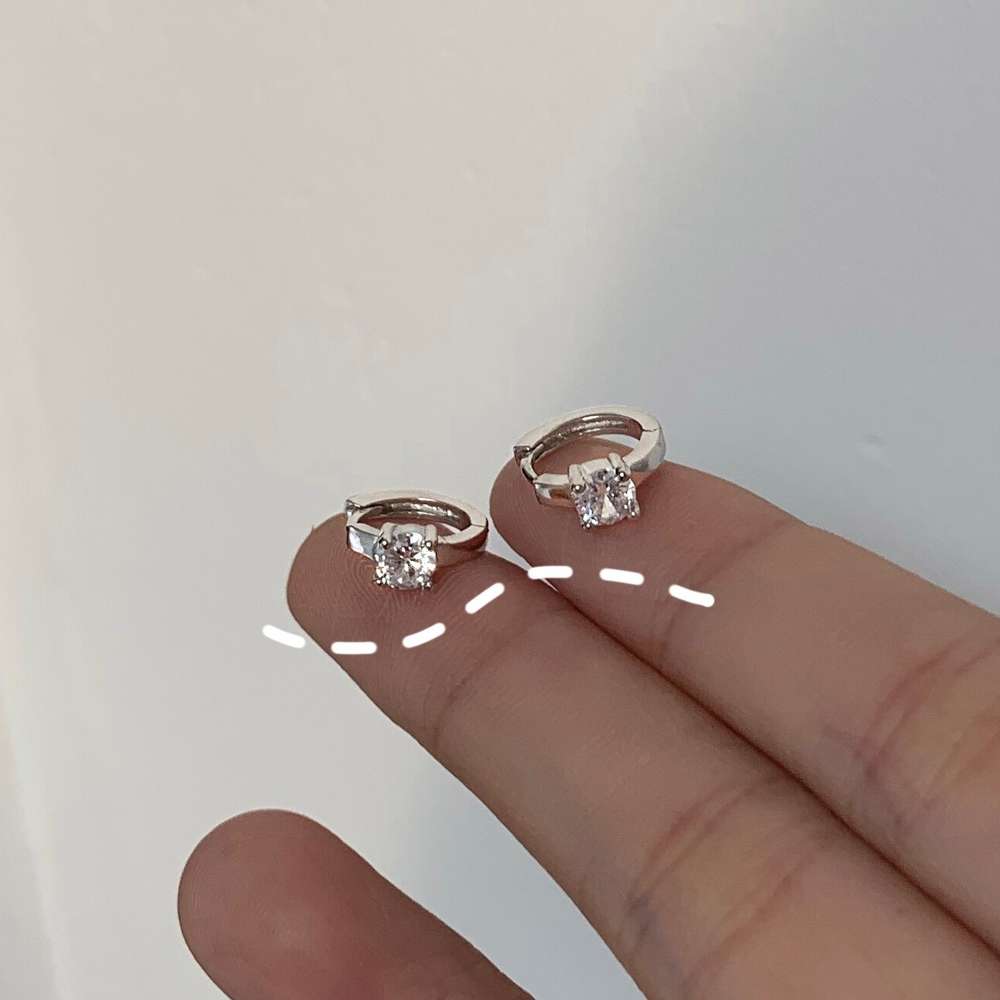 earrings S925 Sterling Silver Black white Zircon Earrings, simple versatile, fashionable stud, exquisite small earrings and ear buttons, Golden
earrings S925 Sterling Silver Black white Zircon Earrings, simple versatile, fashionable stud, exquisite small earrings and ear buttons, Golden