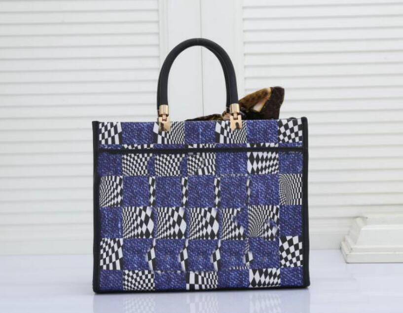 2021 Fashion with scarves ONTHEGO M44576 M44925 WOMEN Tote bags genuine leather Handbags messenger crossbody shoulder bag Totes Wallet purse woman backpack M43215, Black
2021 Fashion with scarves ONTHEGO M44576 M44925 WOMEN Tote bags genuine leather Handbags messenger crossbody shoulder bag Totes Wallet purse woman backpack M43215, Black