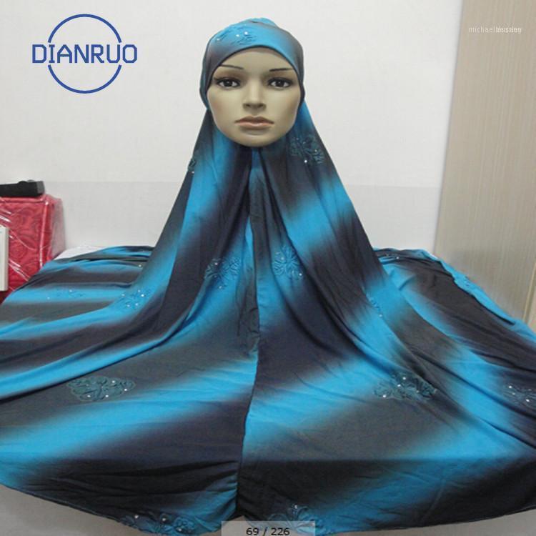 2021 120x110cm Extra Large Size Muslim Turban Woman Stripe Hijab Rhinestone Shawls Scarf Hijabs Headband R4081
2021 120x110cm Extra Large Size Muslim Turban Woman Stripe Hijab Rhinestone Shawls Scarf Hijabs Headband R4081