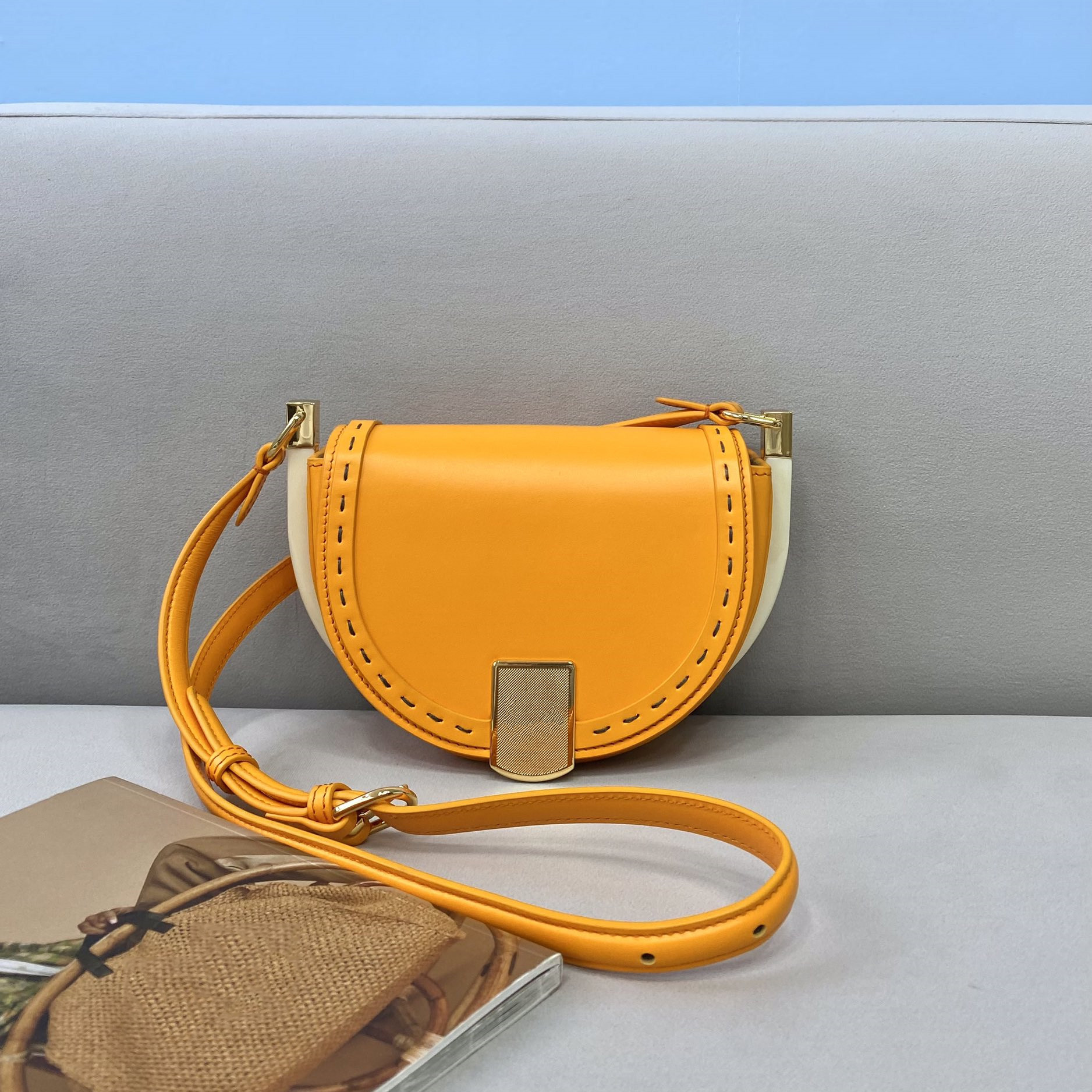 Fashion handbag shoulder bag high quality women moon light handbags Cross body bags exquisite workmanship perfect craftsmanship, Yellow
Fashion handbag shoulder bag high quality women moon light handbags Cross body bags exquisite workmanship perfect craftsmanship, Yellow