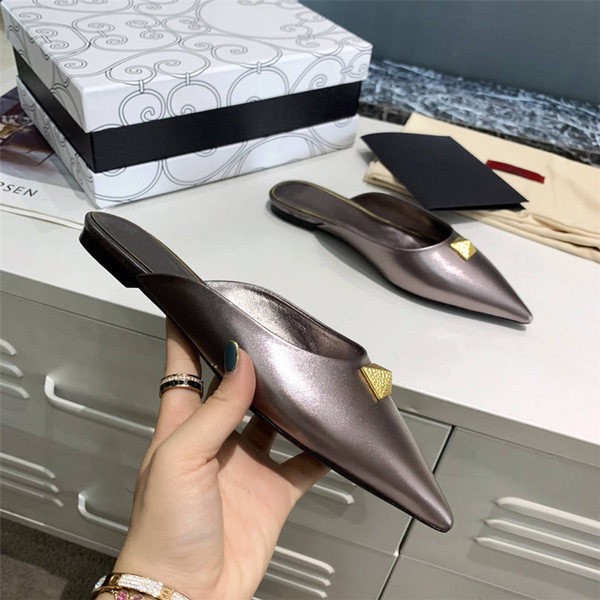 2021 spring Slipper and summer women pointed flat heel slippers European size 35-40 Roman rivet leather mules, 10
2021 spring Slipper and summer women pointed flat heel slippers European size 35-40 Roman rivet leather mules, 10