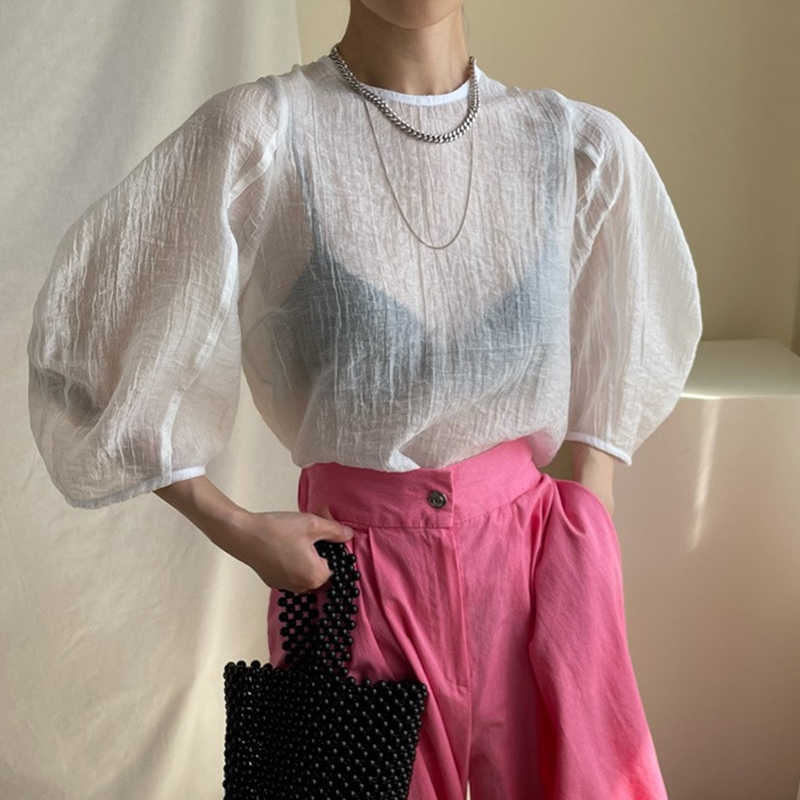 Korejpaa Women Shirt Summer Korean Round Neck Pullover Loose Casual Micro-Permeable Pleated Five-Point Puff Sleeve Blouses 210526