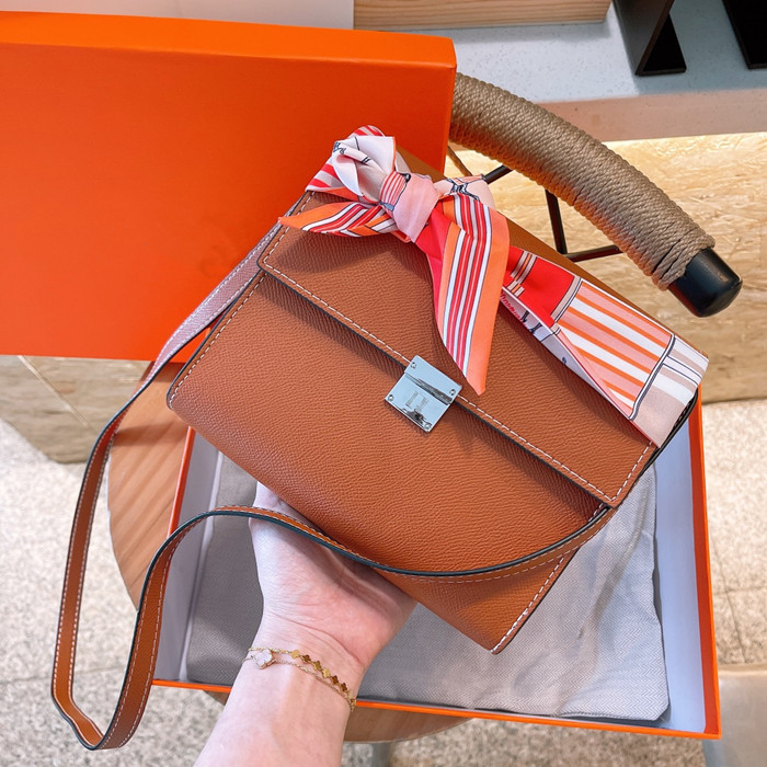 2021 Fashion Ribbons Women Handbag Mini Famous Shoulder Bags Makeup Pocket Travel Pouch Classic Messenger Bag Purse, Box
2021 Fashion Ribbons Women Handbag Mini Famous Shoulder Bags Makeup Pocket Travel Pouch Classic Messenger Bag Purse, Box