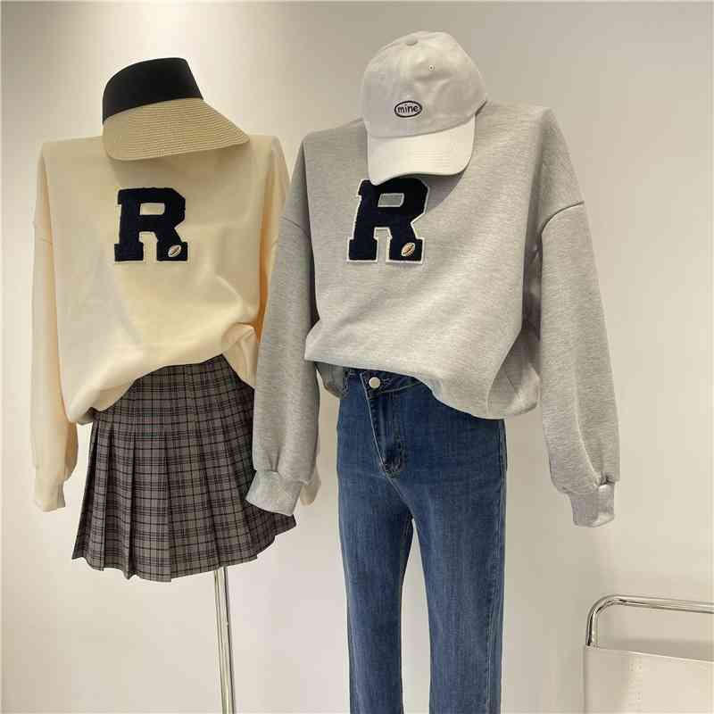 Towel embroidered letter R long sleeve sweater women's Korean version autumn 2021 new loose and versatile lazy wind round neck top, Gray
Towel embroidered letter R long sleeve sweater women's Korean version autumn 2021 new loose and versatile lazy wind round neck top, Gray