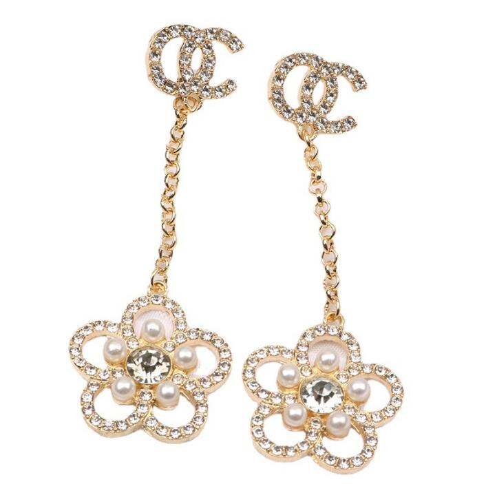 Simple Womens Tassel Charm Stud Earrings Fashion Designer Brand Double Letter Chain Pendant Earring Geometric Flower Crystal Rhinestone Eardrop Wedding Jewelry
Simple Womens Tassel Charm Stud Earrings Fashion Designer Brand Double Letter Chain Pendant Earring Geometric Flower Crystal Rhinestone Eardrop Wedding Jewelry
