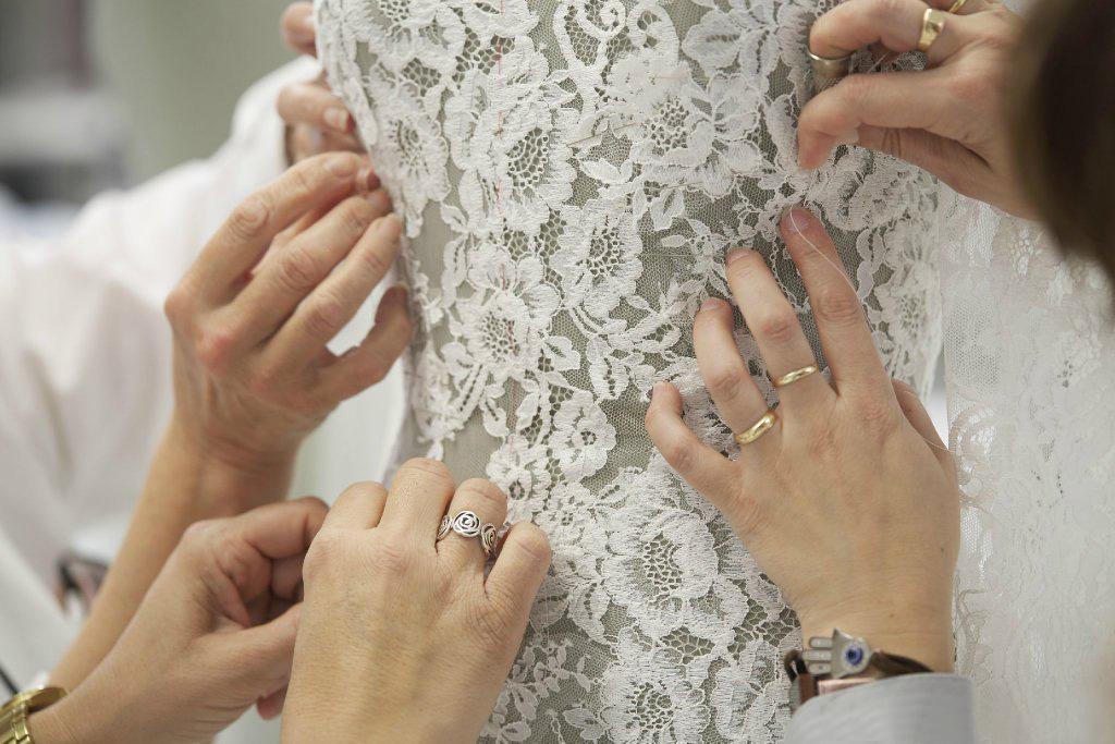 rustic Bohemian Wedding Dresses Hippies V Neck Long Sleeve Lace low back Beach Boho Garden Country Bridal Gowns robe de mariée Plus Size