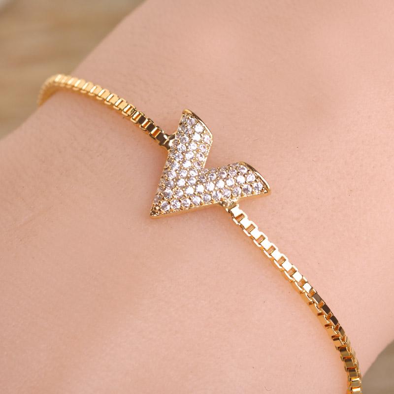 Madrry Requintado Gold Color Bracelets For Women Letter V Adjustable Charm Bracelet CZ Zircon Copper Chain Pulseira Feminina Link,
Madrry Requintado Gold Color Bracelets For Women Letter V Adjustable Charm Bracelet CZ Zircon Copper Chain Pulseira Feminina Link,