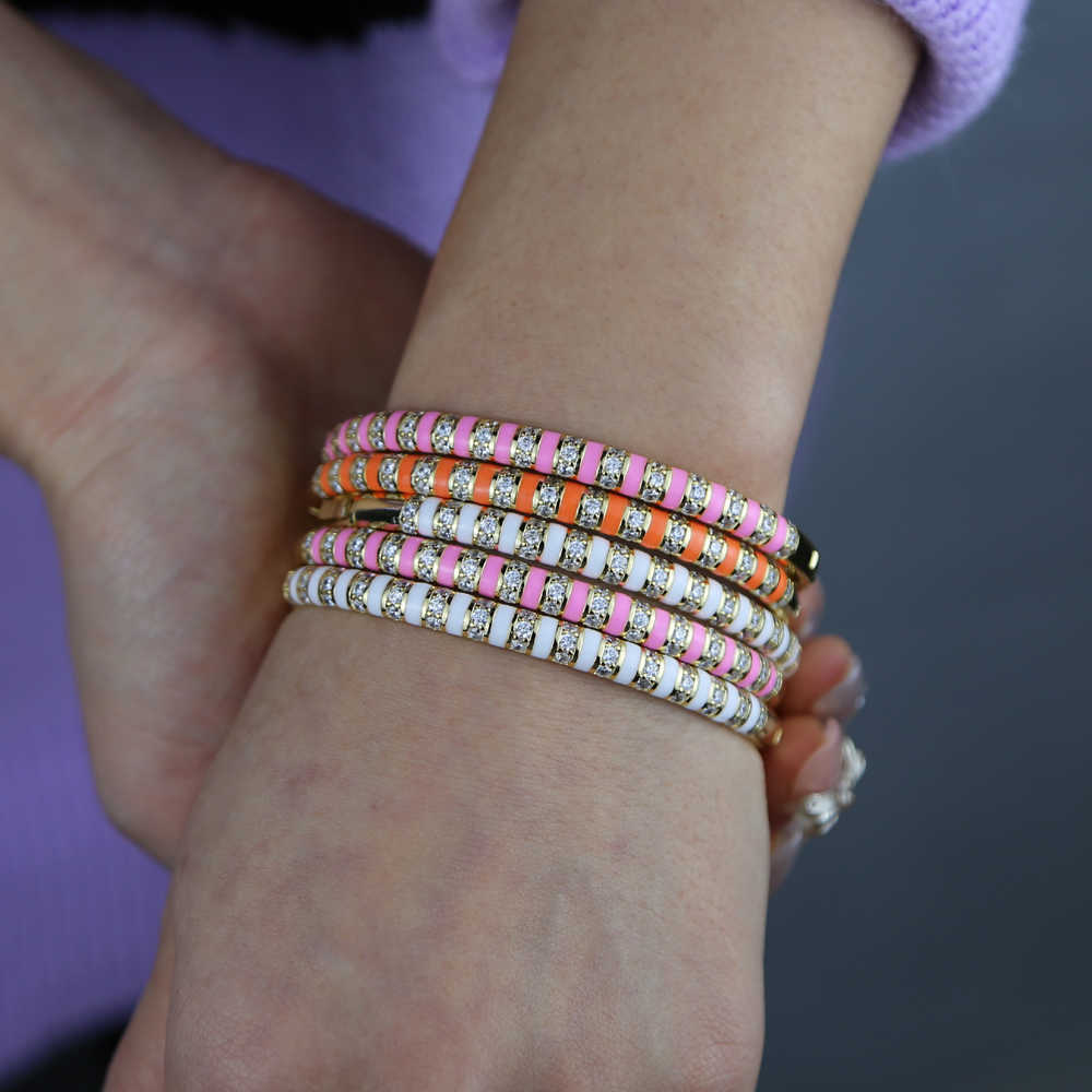 Gold Color White Black Pink Orange Enamel Clear Cz Colorful Fashion Women Bangle Bracelet 2021 New Q0720
Gold Color White Black Pink Orange Enamel Clear Cz Colorful Fashion Women Bangle Bracelet 2021 New Q0720