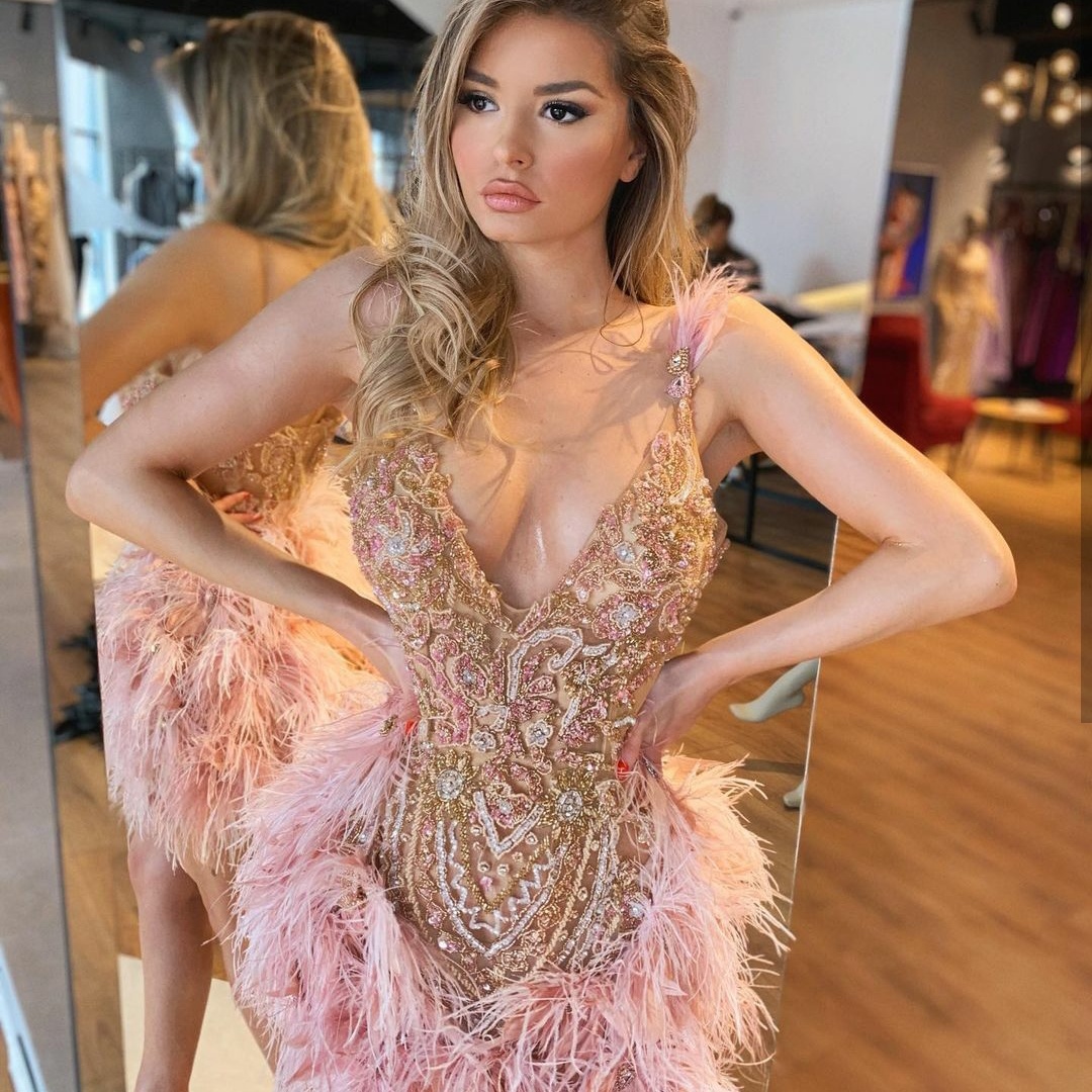 See Thru Pink Cocktail Dresses Deep V Neck Spaghetti Straps Feathers Short Prom Dress Party Robes De Beading Vestidos