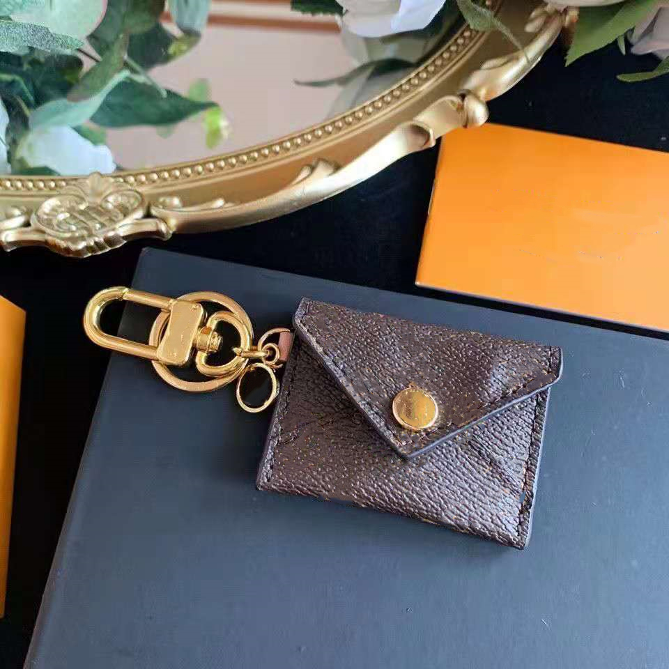 Designer Keychain Purse Pendant Car Letter Wallet Key Chain Classic Brown Flower Mini Bag Trinket Gifts Accessories
Designer Keychain Purse Pendant Car Letter Wallet Key Chain Classic Brown Flower Mini Bag Trinket Gifts Accessories
