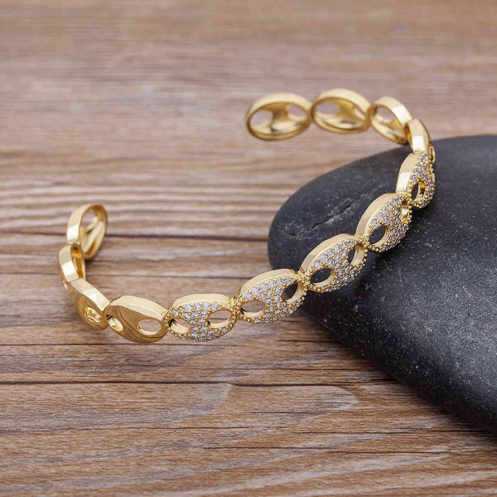 New Design Pig Nose Bangles Metal Texture Simple Geometric Hollow Line Open Adjustable Women Fashion Party Jewelry Gift