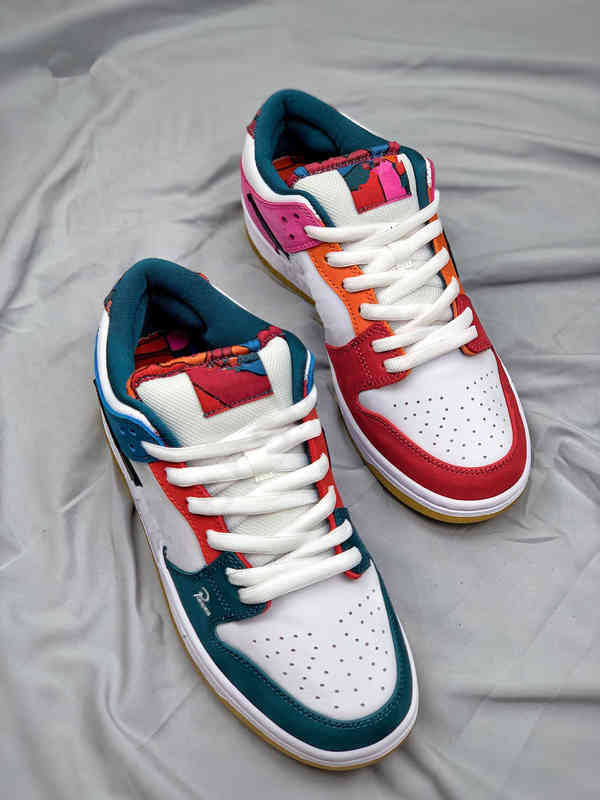 Classical Parra x Duck low running shoes Chunky Men womens Basketball Trainers Blue pink Multi color splicing Kentucky UNC outdoors fallow
Classical Parra x Duck low running shoes Chunky Men womens Basketball Trainers Blue pink Multi color splicing Kentucky UNC outdoors fallow