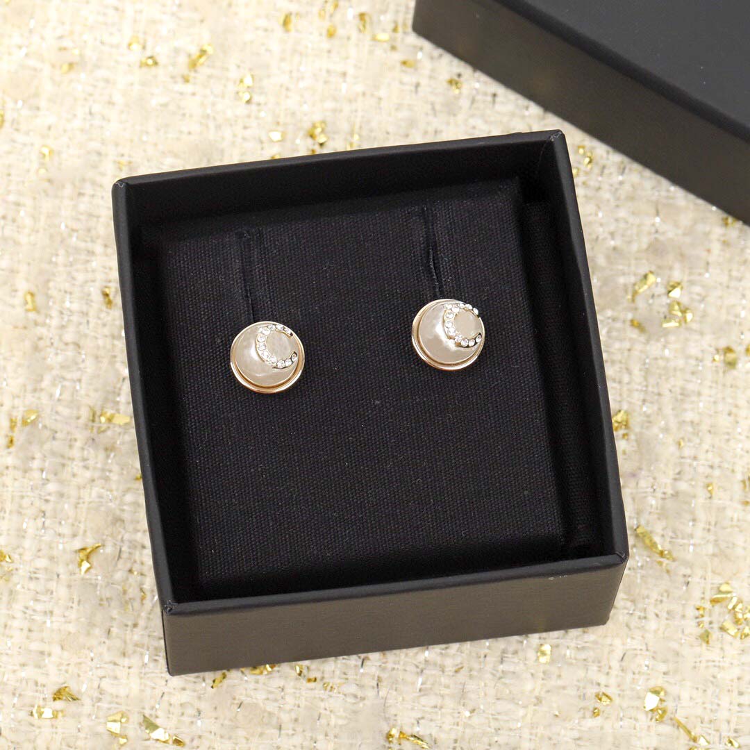 Luxury quality stud earring round shape with diamond and white pearl beads for women wedding jewelry gift have box stamp PS3983, Golden
Luxury quality stud earring round shape with diamond and white pearl beads for women wedding jewelry gift have box stamp PS3983, Golden