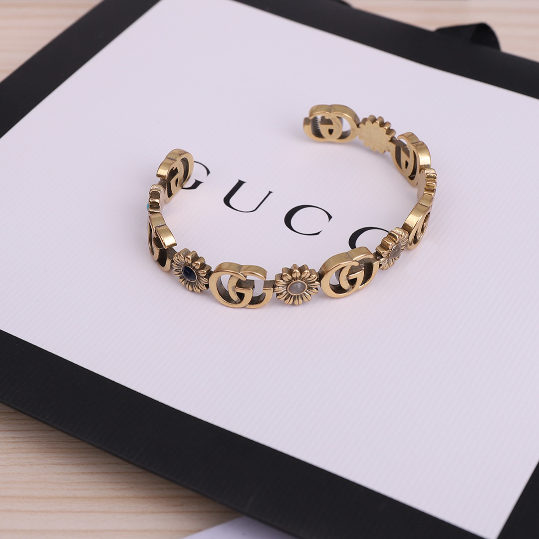 fine jewelry online family gujia little daisy open bracelet women's double letter chrysanthemum red brass 65% off store online sale, Golden
fine jewelry online family gujia little daisy open bracelet women's double letter chrysanthemum red brass 65% off store online sale, Golden