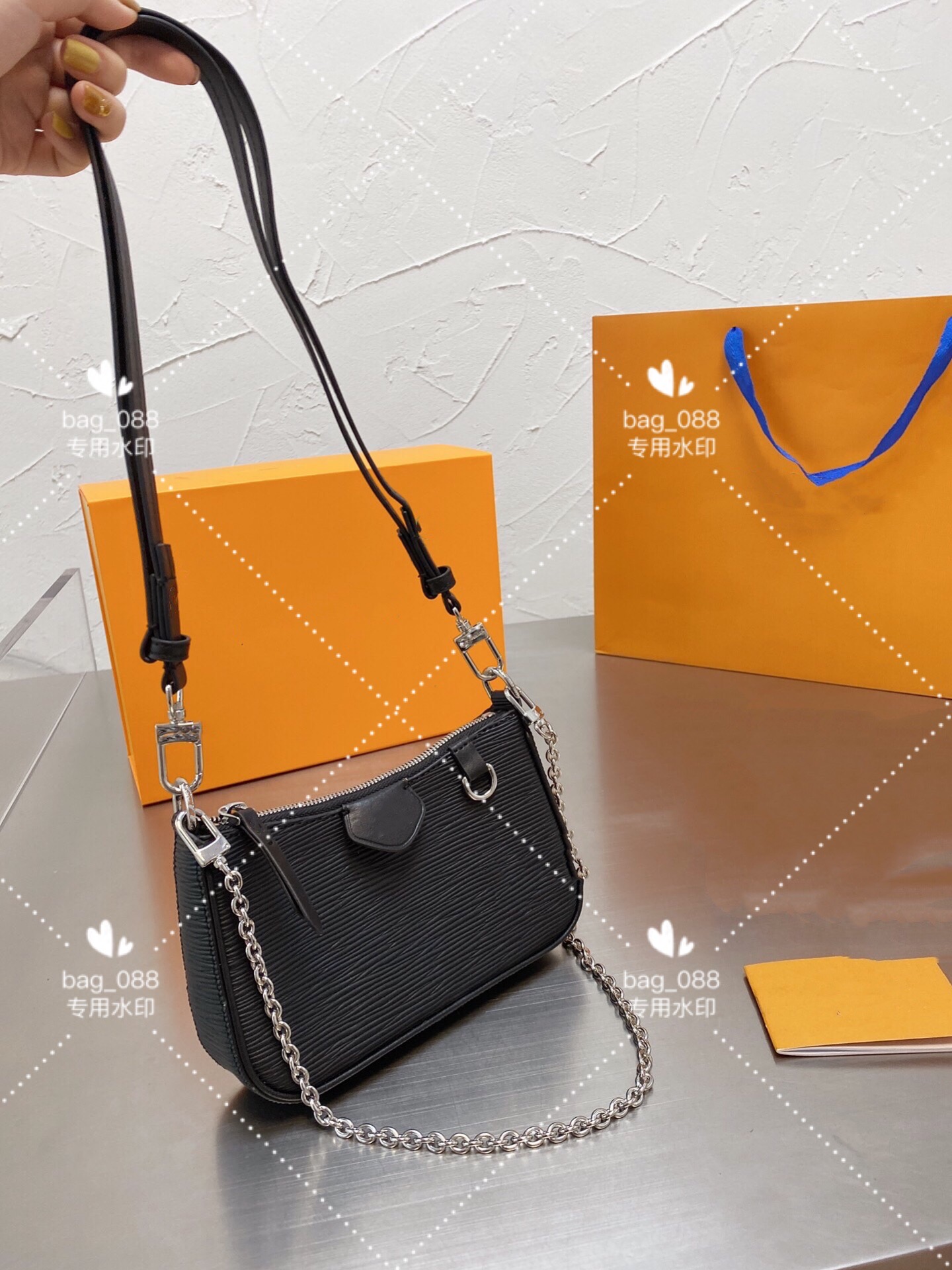Spring limited luxury AAA shoulder bag + famous brand lady crossbody bags retro high quality fashion The chain package Size: 23 * 14 cm, Customize
Spring limited luxury AAA shoulder bag + famous brand lady crossbody bags retro high quality fashion The chain package Size: 23 * 14 cm, Customize
