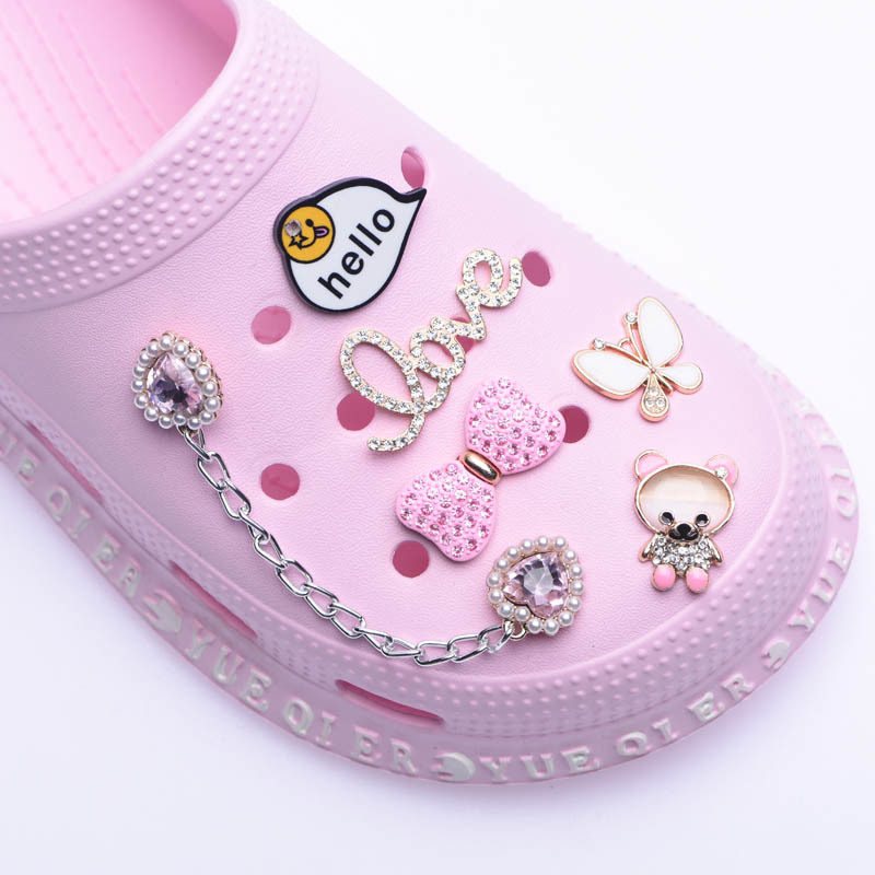 Shoes accessories Bling Designer Charms Shoe Accessories For Croc Sandals Decoration Metal Tag Letter Accesorios Custom J0619
Shoes accessories Bling Designer Charms Shoe Accessories For Croc Sandals Decoration Metal Tag Letter Accesorios Custom J0619