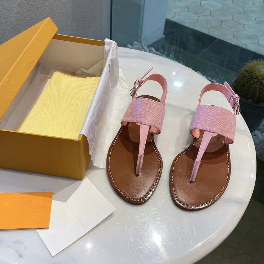 Fashion Designer Women Beach Sandals Slipper Embroidery Platform Shoes Flip Flops Loafers Summer Flats Ladies Comfortable printing personality Size 35-41, Box
Fashion Designer Women Beach Sandals Slipper Embroidery Platform Shoes Flip Flops Loafers Summer Flats Ladies Comfortable printing personality Size 35-41, Box