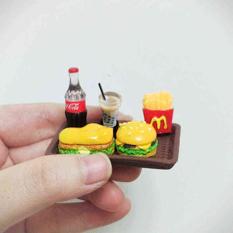 1/6 Scale Pretend Play Miniature Dollhouse Mini Hamburger French Fries Fast Food for BJD Barbies Doll Kitchen Accessories Toy Y1210
1/6 Scale Pretend Play Miniature Dollhouse Mini Hamburger French Fries Fast Food for BJD Barbies Doll Kitchen Accessories Toy Y1210