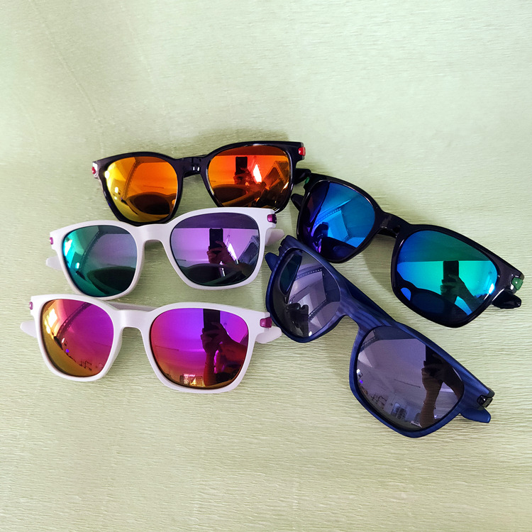 Casual Eyewear Sport Sunglasses Shine Fashion Reflective New Hot Outdoor All-Match Retro Travel Beach Show Glasses Men Women Gift Sun Decorate Outside Unisex
Casual Eyewear Sport Sunglasses Shine Fashion Reflective New Hot Outdoor All-Match Retro Travel Beach Show Glasses Men Women Gift Sun Decorate Outside Unisex