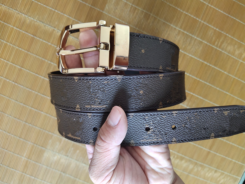 Genuine Leather Belt for Men and Women Fashion Pin Buckle Plaid BeltsHigh Quality Cowhide Designer Belts, Belt wide 3.4cm nobox
Genuine Leather Belt for Men and Women Fashion Pin Buckle Plaid BeltsHigh Quality Cowhide Designer Belts, Belt wide 3.4cm nobox
