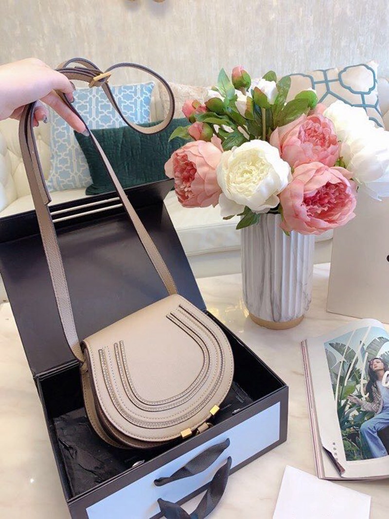 2021Famous Brand Fashion Design Women party wedding Handbags High Quality Genuine Cowhide Leather Cloe Mini Marcie Shoulder Messenger Bag, Black
2021Famous Brand Fashion Design Women party wedding Handbags High Quality Genuine Cowhide Leather Cloe Mini Marcie Shoulder Messenger Bag, Black