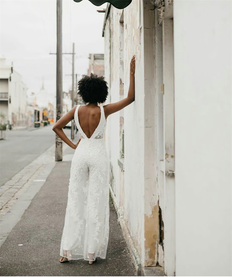 Chic Jumpsuit Wedding Dress Lace Appliques Sleeveless Deep V Neck Bridal Gowns Ankle Length Backless Gorgeous Robe de mariee