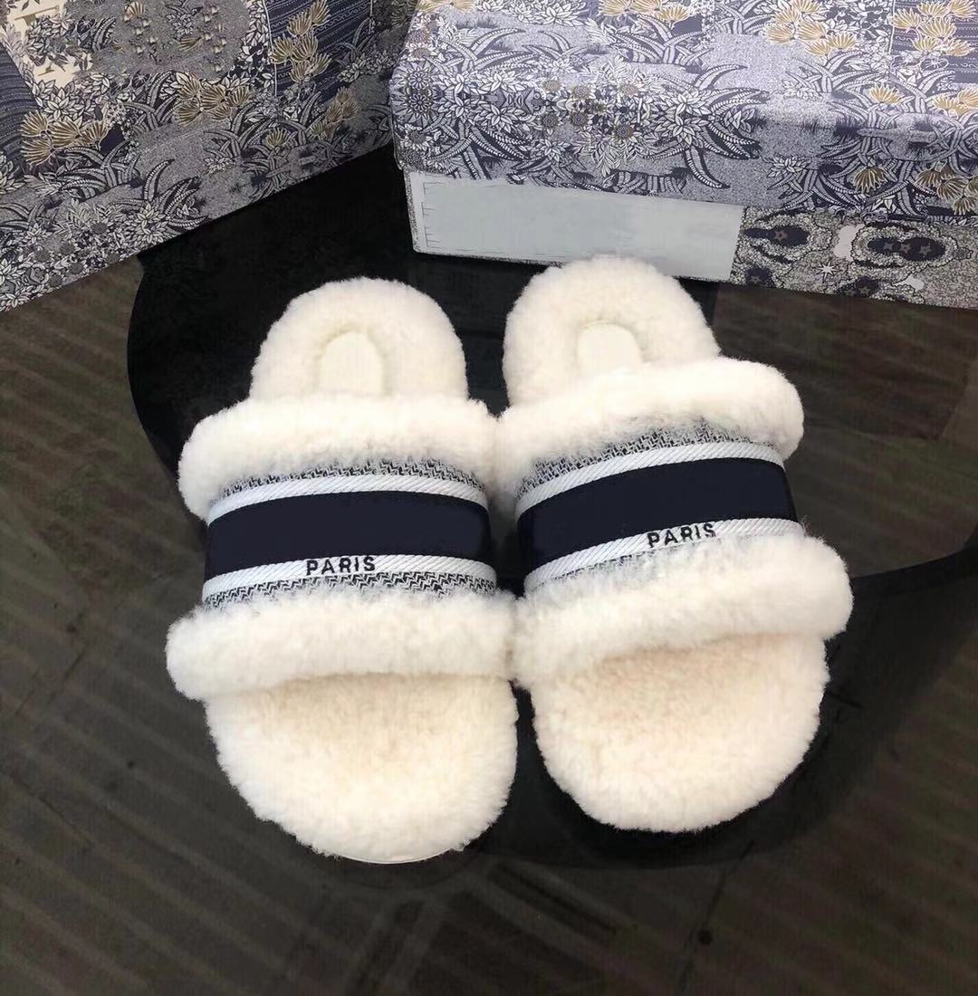 Dway Cotton Fur Slippers Winter Autumn Women Warm Slipper Fashion Furry Slides Gear Flat Bottom Sandals Ladies Home Outdoor Loafers 35-40 With Gift Box, Extra shipping cost (not for sale)
Dway Cotton Fur Slippers Winter Autumn Women Warm Slipper Fashion Furry Slides Gear Flat Bottom Sandals Ladies Home Outdoor Loafers 35-40 With Gift Box, Extra shipping cost (not for sale)