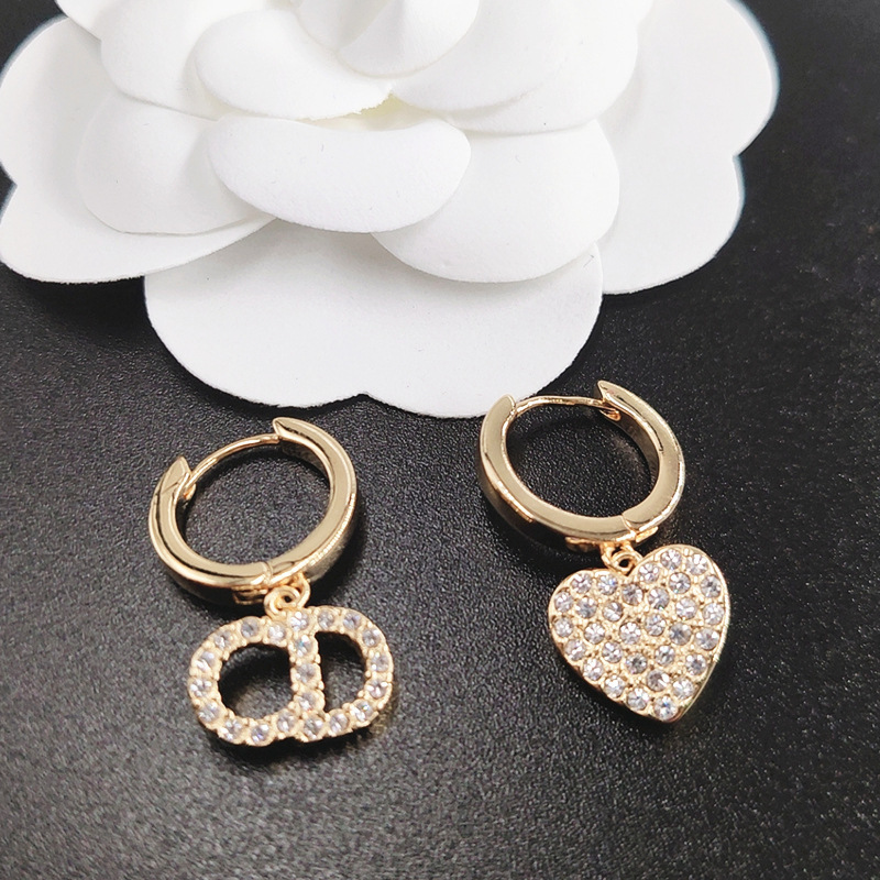 70%OFF D home / Dijia new diamond studded letter CD earrings for women KO2X, Golden;silver
70%OFF D home / Dijia new diamond studded letter CD earrings for women KO2X, Golden;silver