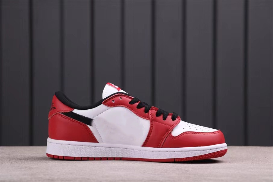 2021 Release 1 Low OG Chicago Basketball Shoes Mens Jumpman 1s Varsity Red Black White Designer Sports Sneakers Size US5.5-12
2021 Release 1 Low OG Chicago Basketball Shoes Mens Jumpman 1s Varsity Red Black White Designer Sports Sneakers Size US5.5-12